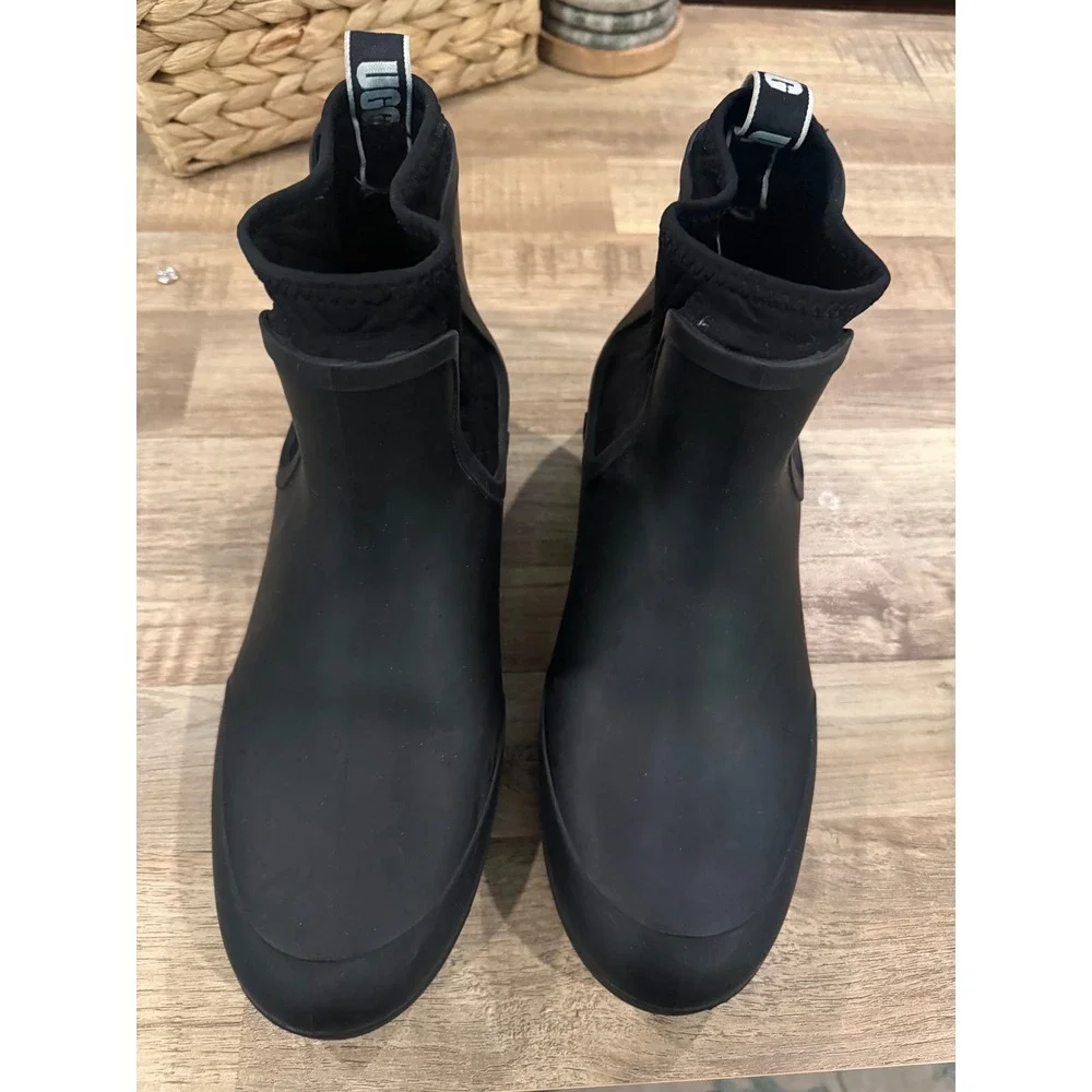 UGG Chevonne Rain Boots Womens Black Rubber Ankle Booties Waterproof Matte